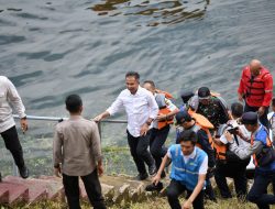Bey Machmudin Pantau Penertiban Keramba Jaring Apung di Kawasan Waduk Cirata