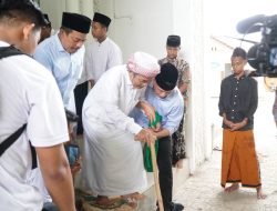 Pengasuh Ponpes Miftahul Huda Al-Azhar Banjar Doakan Iwan Bule Menang dan Prabowo Jadi Presiden