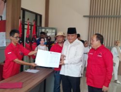 Kadis PUPTR Pangandaran Ling Ling Nugraha Daftar Calon Bupati ke PDI Perjuangan
