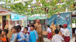 Inovasi Sekolah di Pangandaran Rias Garasi Jadi Green House Anggur