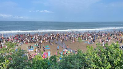 87 Ribu Wisatawan Kunjungi Pantai Pangandaran Weekend Ini