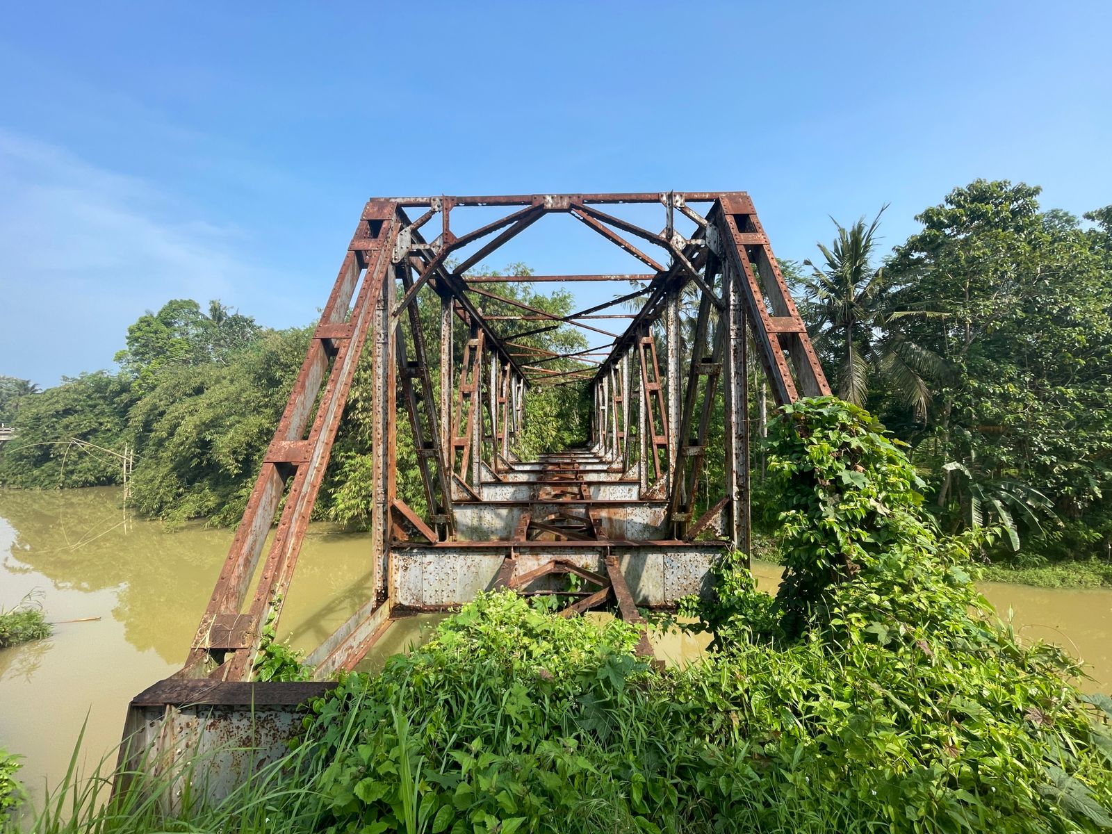 Sisa jembatan Kereta Api