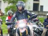 Gaya Nyentrik Bupati Citra Meninjau Destinasi Wisata Pangandaran