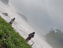 Selfie Berujung Maut, Ibu Asal Garut Tewas Terseret Ombak di Pantai Madasari