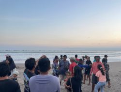 Detik-detik Perahu Terbalik di Pangandaran, 1 Nelayan Hilang
