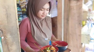 Mahasiswa Penjual Seblak