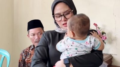 Kala Bupati Pangandaran Gendong Bayi yang Dibuang Ibunya di Terminal Kalipucang